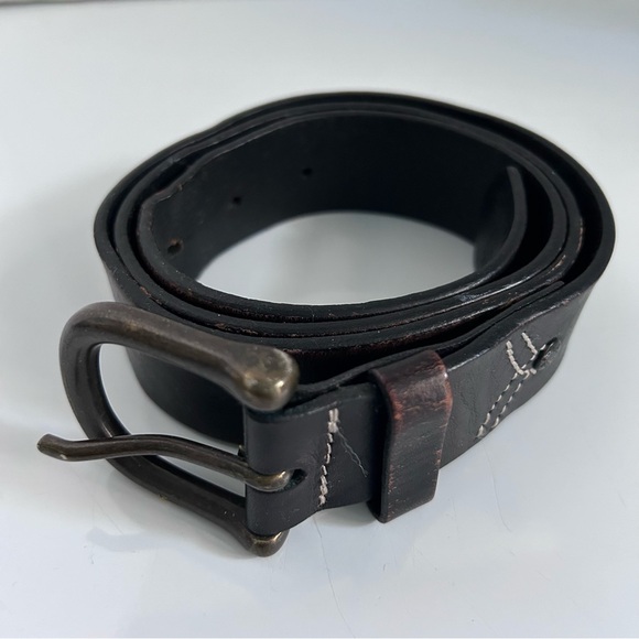 Dark brown LEVI’S 10010 full grain leather belt size M/41” long - Picture 2 of 6